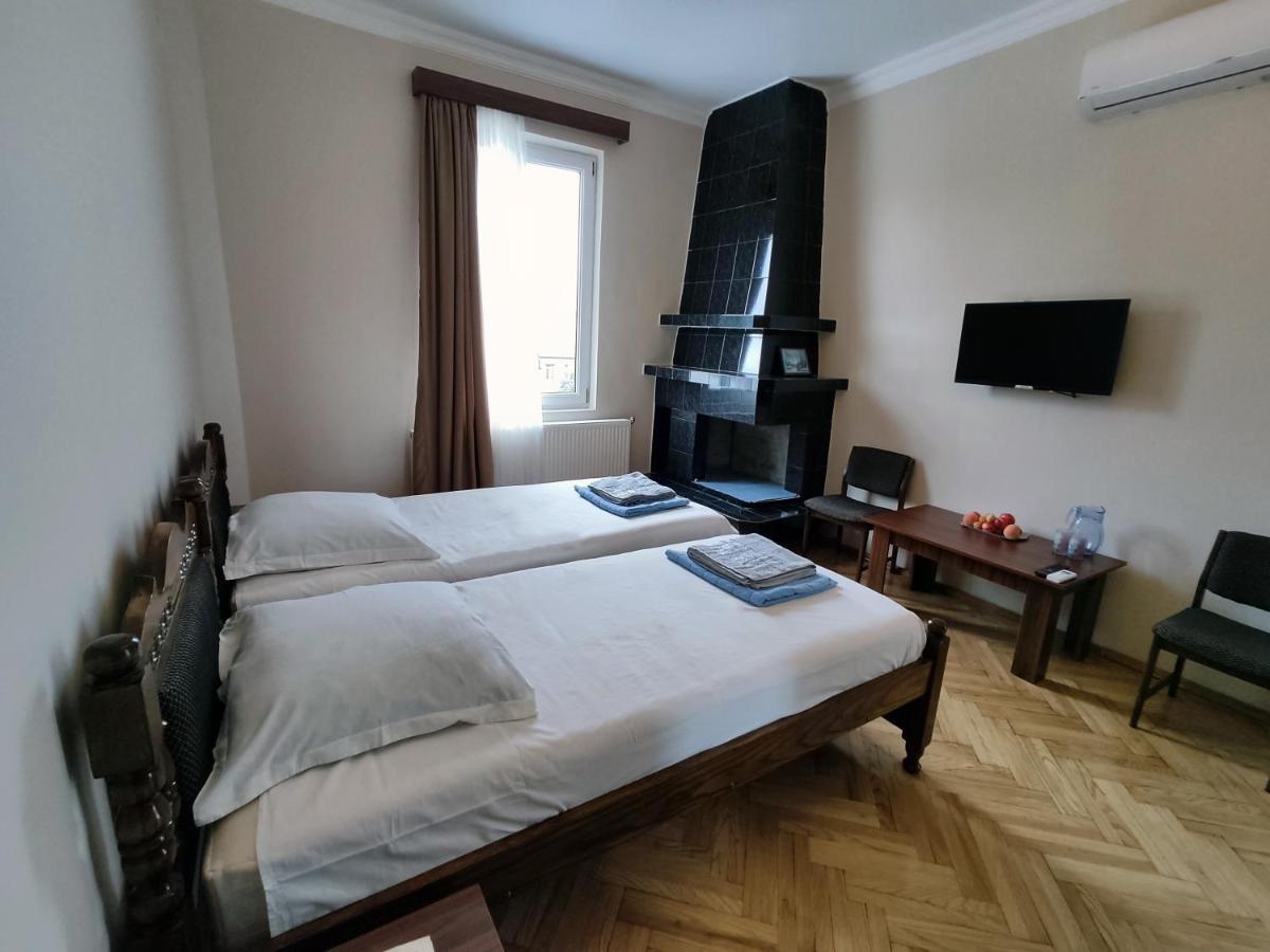 Guesthouse White Swan Кобулети Екстериор снимка