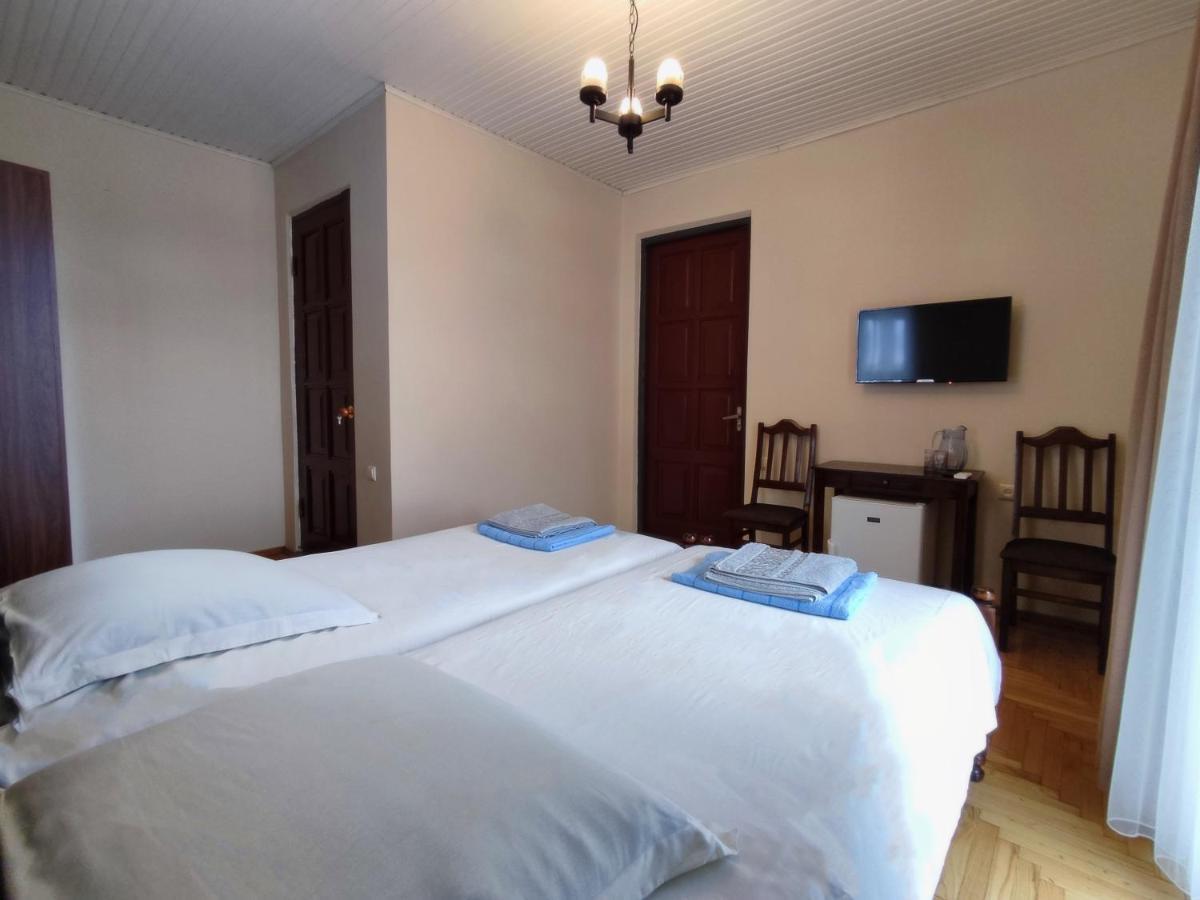 Guesthouse White Swan Кобулети Екстериор снимка