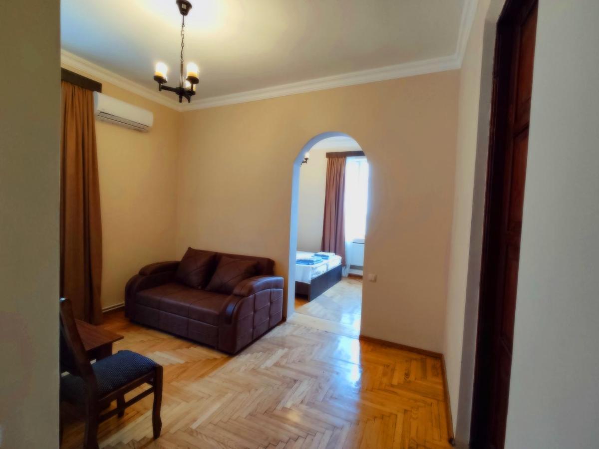 Guesthouse White Swan Кобулети Екстериор снимка