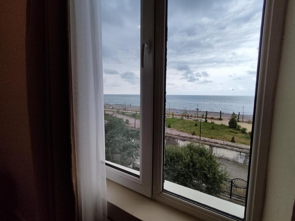 Guesthouse White Swan Кобулети Екстериор снимка