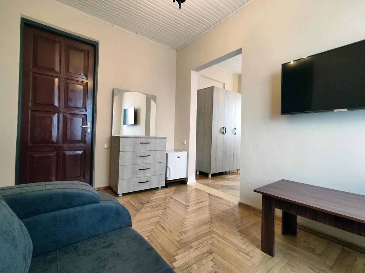 Guesthouse White Swan Кобулети Екстериор снимка