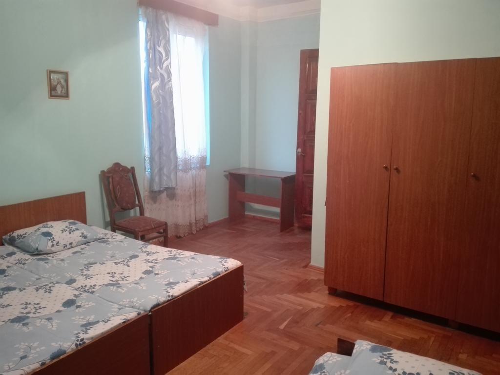 Guesthouse White Swan Кобулети Екстериор снимка