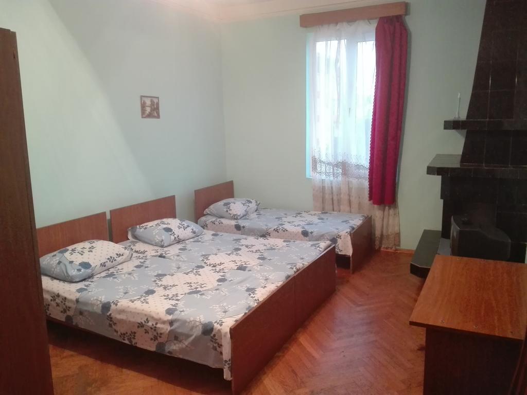 Guesthouse White Swan Кобулети Екстериор снимка