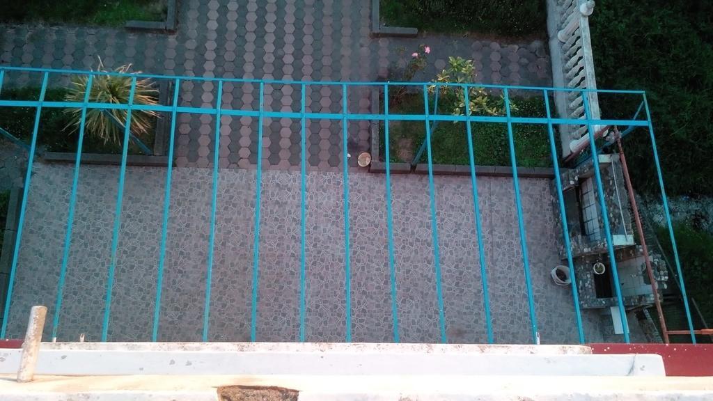 Guesthouse White Swan Кобулети Екстериор снимка