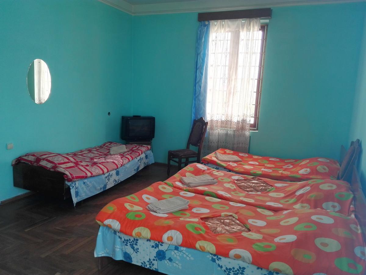 Guesthouse White Swan Кобулети Екстериор снимка