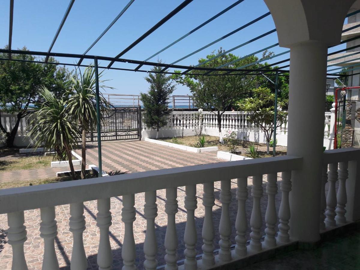 Guesthouse White Swan Кобулети Екстериор снимка